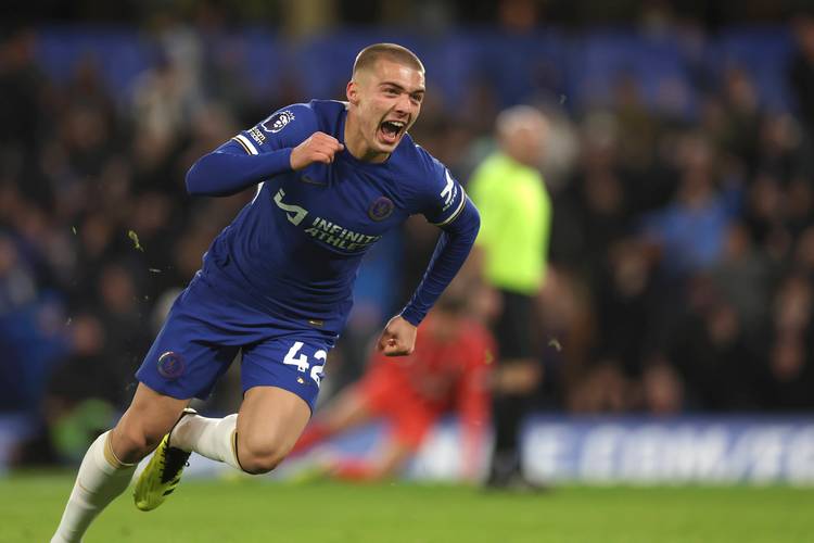 NBA战报：莫布里和加兰发挥出色，骑士以122-111击败开拓者