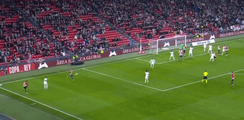 十三水高级摆法：为什么“同花顺”放在中道有时比放在底道更具杀伤力？（十三水进阶：为何同花顺摆中道有时比压底道更具威力）