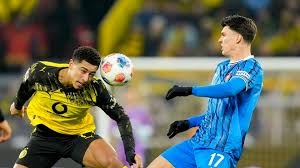 短道速滑——世锦赛：中国队晋级男子5000米接力A组决赛